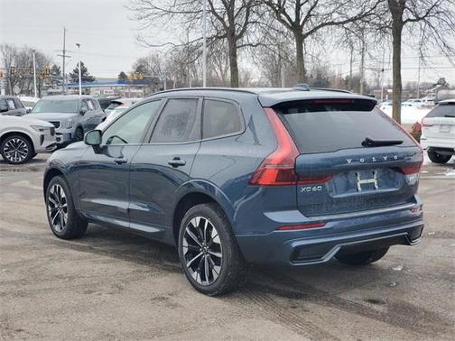 2026 Volvo XC60 B5 Plus