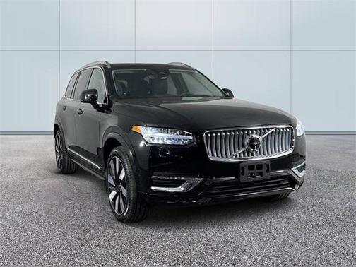 2025 Volvo XC90 Plug-In Hybrid T8 Ultra 6-Seater
