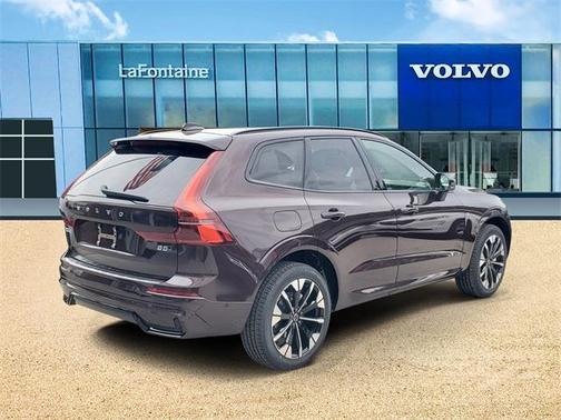 2026 Volvo XC60 B5 Plus