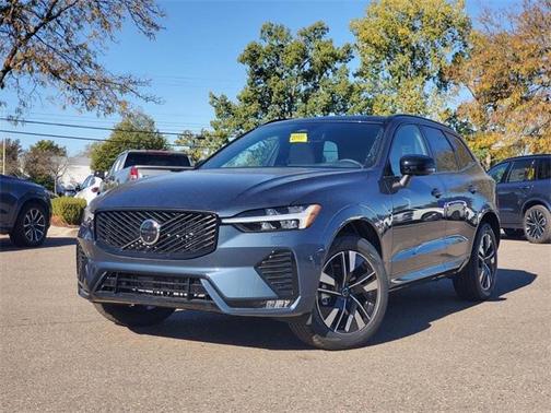 2026 Volvo XC60 B5 Plus