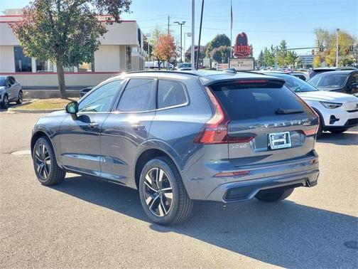 2026 Volvo XC60 B5 Plus
