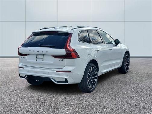 2026 Volvo XC60 B5 Ultra