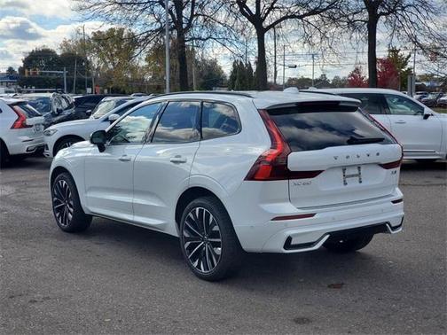 2026 Volvo XC60 B5 Ultra