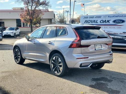 2026 Volvo XC60 B5 Plus