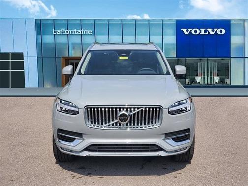 2025 Volvo XC90 B6 Plus 7-Seater
