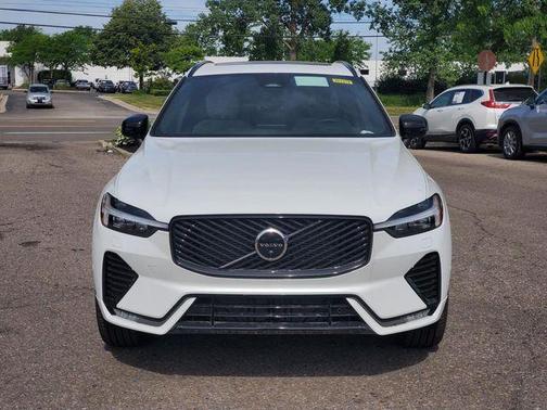 Crystal White 2026 Volvo XC60 B5 Plus