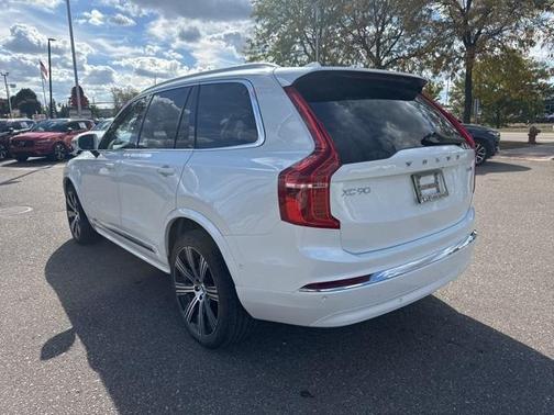 2024 Volvo XC90 B6 Ultimate Bright Theme 7-Seater