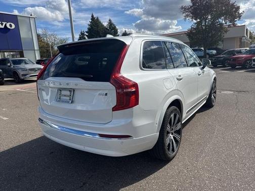 2024 Volvo XC90 B6 Ultimate Bright Theme 7-Seater