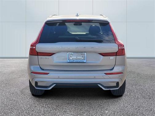 2023 Volvo XC60 Recharge Plug-In Hybrid T8 Ultimate Dark Theme
