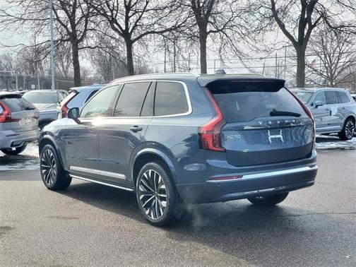 2025 Volvo XC90 B6 Plus 7-Seater
