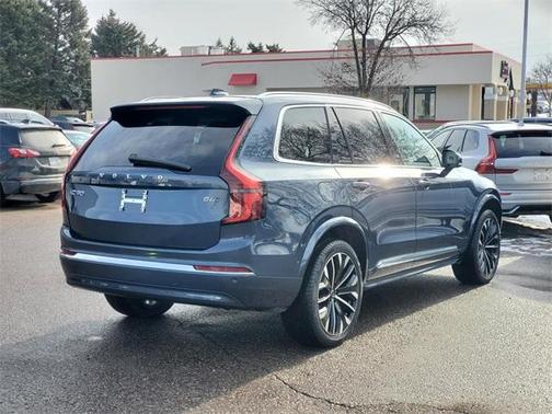 2025 Volvo XC90 B6 Plus 7-Seater