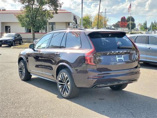 2026 Volvo XC90 B6 Ultra Dark Theme 7-Seater