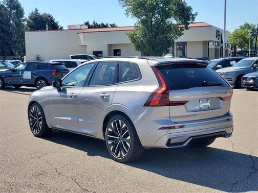 2026 Volvo XC60 B5 Ultra