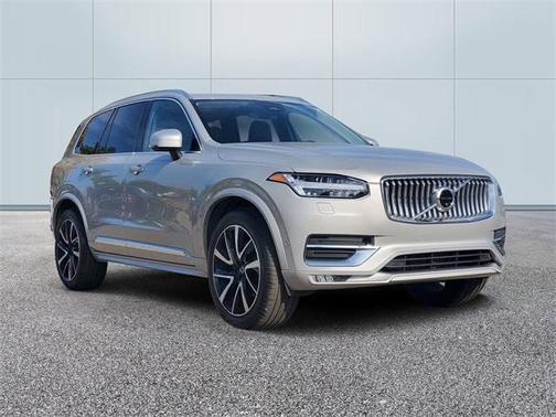 2023 Volvo XC90 B5 Plus