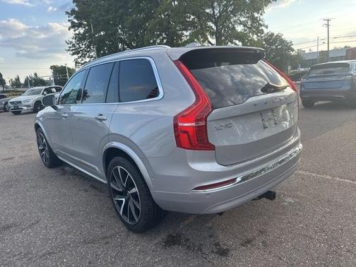 2023 Volvo XC90 B5 Plus