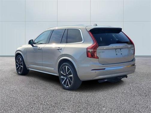 2023 Volvo XC90 B5 Plus