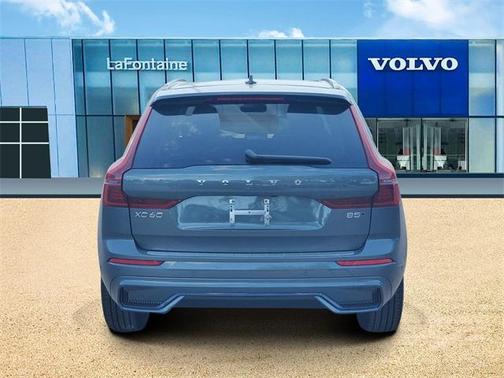 2026 Volvo XC60 B5 Plus