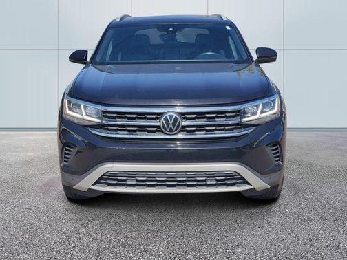Deep Black Pearl Effect 2021 Volkswagen Atlas Cross Sport 3.6L V6 SEL