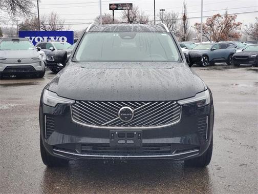 2025 Volvo XC90 B6 Plus 7-Seater