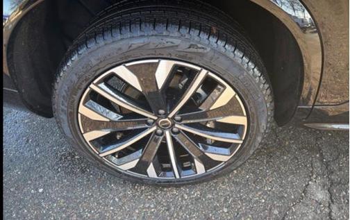 2025 Volvo XC90 B6 Plus 7-Seater