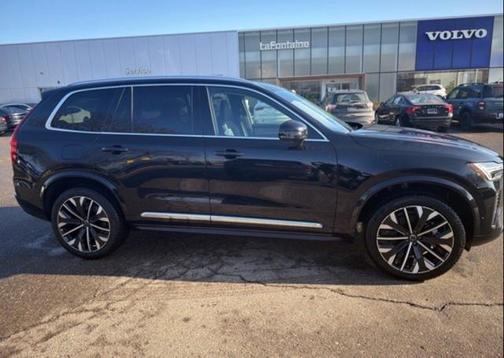 2025 Volvo XC90 B6 Plus 7-Seater