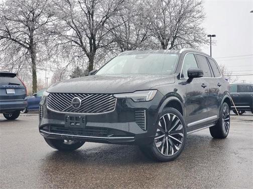 2025 Volvo XC90 B6 Plus 7-Seater