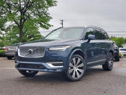 2025 Volvo XC90 B6 Plus 7-Seater
