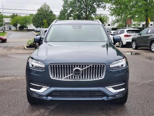 2025 Volvo XC90 B6 Plus 7-Seater