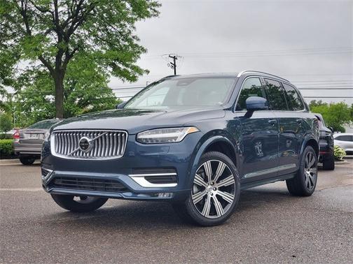 2025 Volvo XC90 B6 Plus 7-Seater