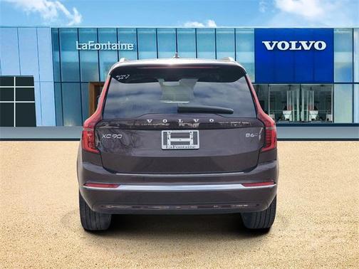 2025 Volvo XC90 B6 Ultra