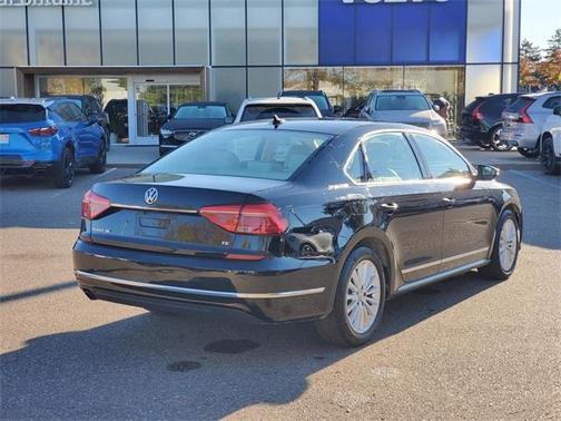 2016 Volkswagen Passat 1.8T SE