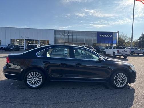2016 Volkswagen Passat 1.8T SE