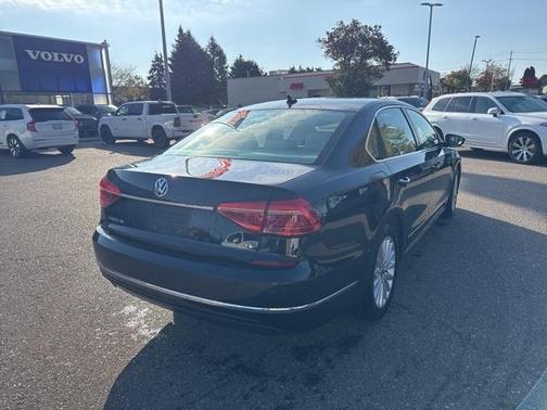 2016 Volkswagen Passat 1.8T SE