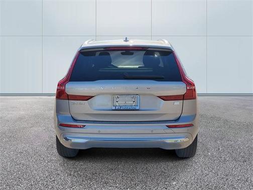 2023 Volvo XC60 Recharge Plug-In Hybrid T8 Plus Bright Theme