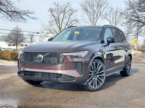 2026 Volvo XC90 B6 Ultra Dark Theme 6-Seater
