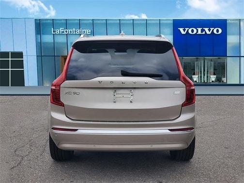 2024 Volvo XC90 Recharge Plug-In Hybrid T8 Plus 6 Passenger