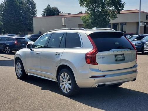 2016 Volvo XC90 T6 Momentum
