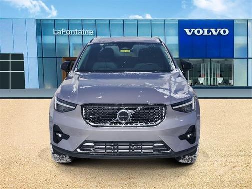 2026 Volvo XC40 B5 Plus