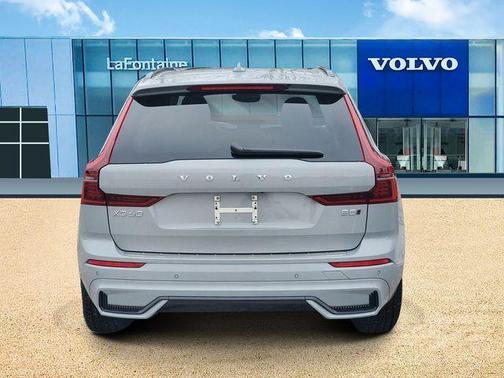 Metallic 2026 Volvo XC60 B5 Ultra