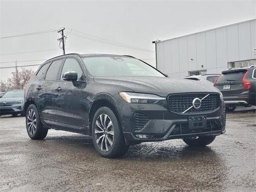 2025 Volvo XC60 B5 Plus