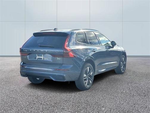 2026 Volvo XC60 B5 Plus