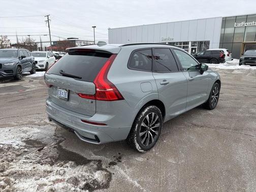 2025 Volvo XC60 B5 Plus