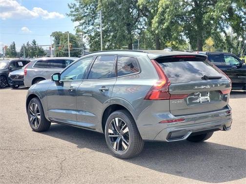 2026 Volvo XC60 B5 Core