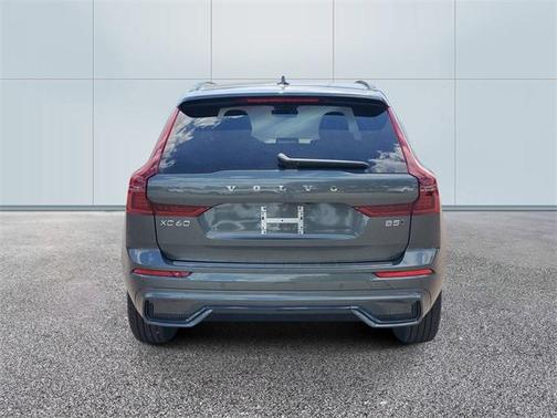 2026 Volvo XC60 B5 Core