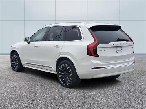 2025 Volvo XC90 B6 Plus 7-Seater