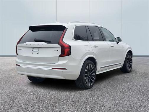 2025 Volvo XC90 B6 Plus 7-Seater