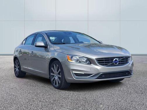 Sea Shell Metallic 2016 Volvo S60 T5 Inscription Premier