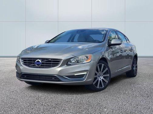 Sea Shell Metallic 2016 Volvo S60 T5 Inscription Premier