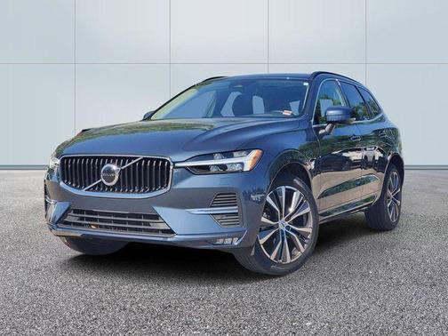 Denim Blue Metallic 2022 Volvo XC60 B5 Momentum