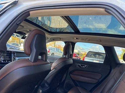 2018 Volvo XC60 T5 Momentum